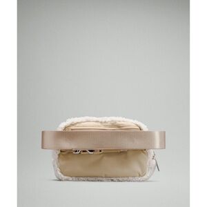 Lululemon Sherpa belt bag sold out